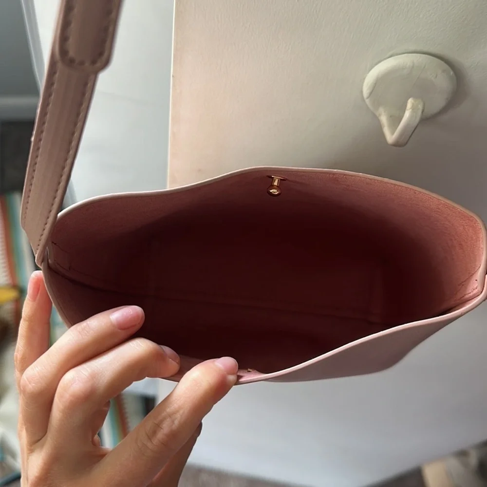 Samara pale pink crossbody bag